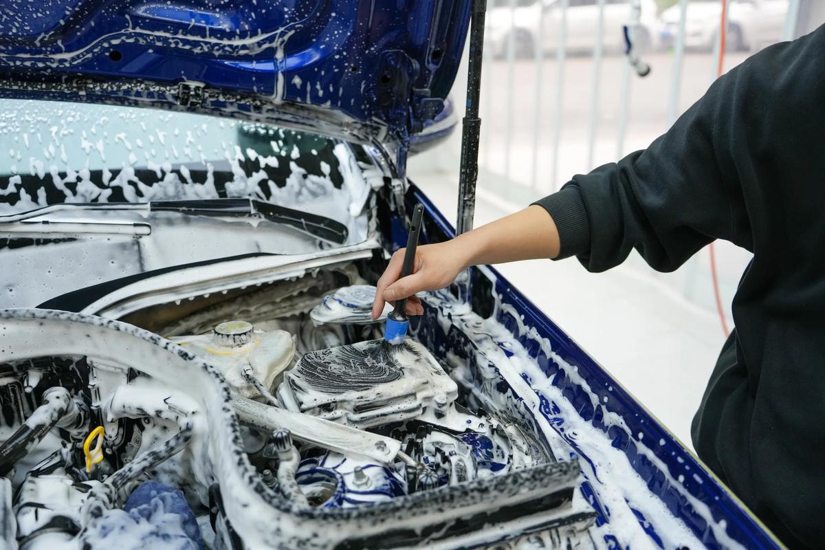 发动机舱清洗有必要吗/清洗发动机舱多少钱